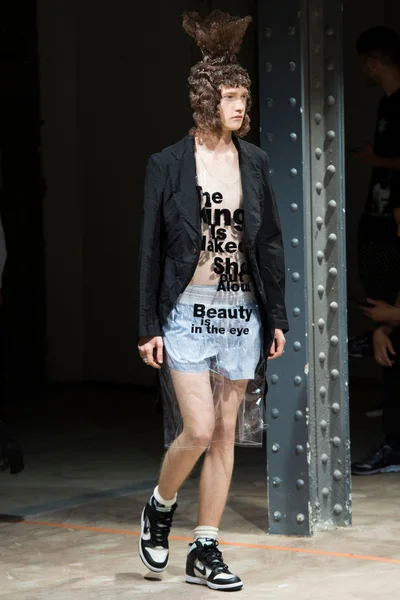 Look 30